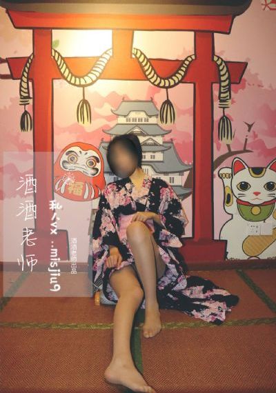 女m跪下吃女s脚丫视频_4K免费观看